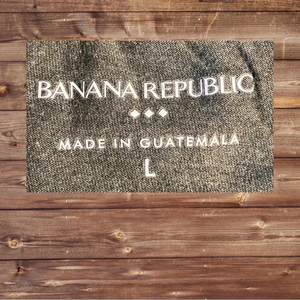 Banana Republic Graphic T-Shirt, Large, Men’s, 28” Length, 20” Width